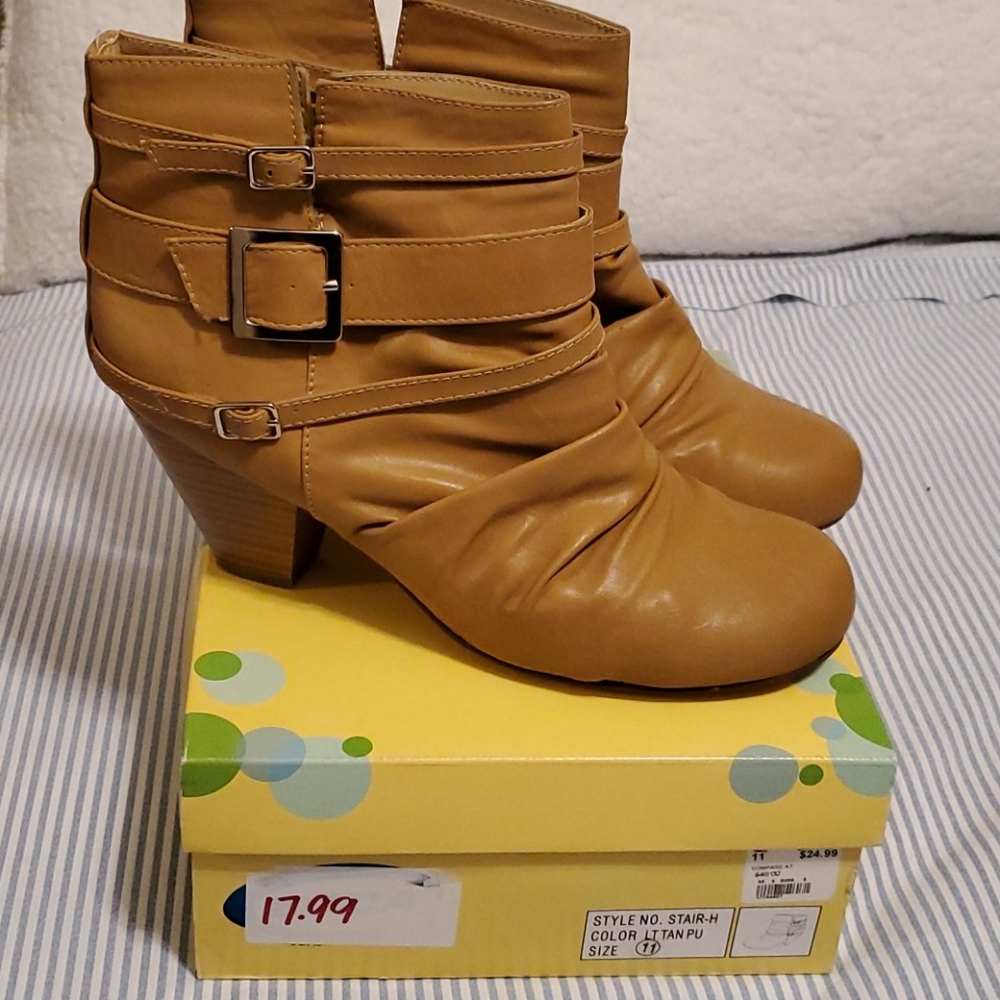 BOOTS - Picture 2 of 2